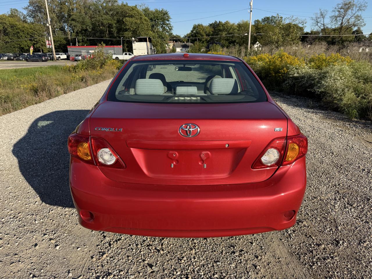Toyota Corolla Base 5-Speed MT 2010