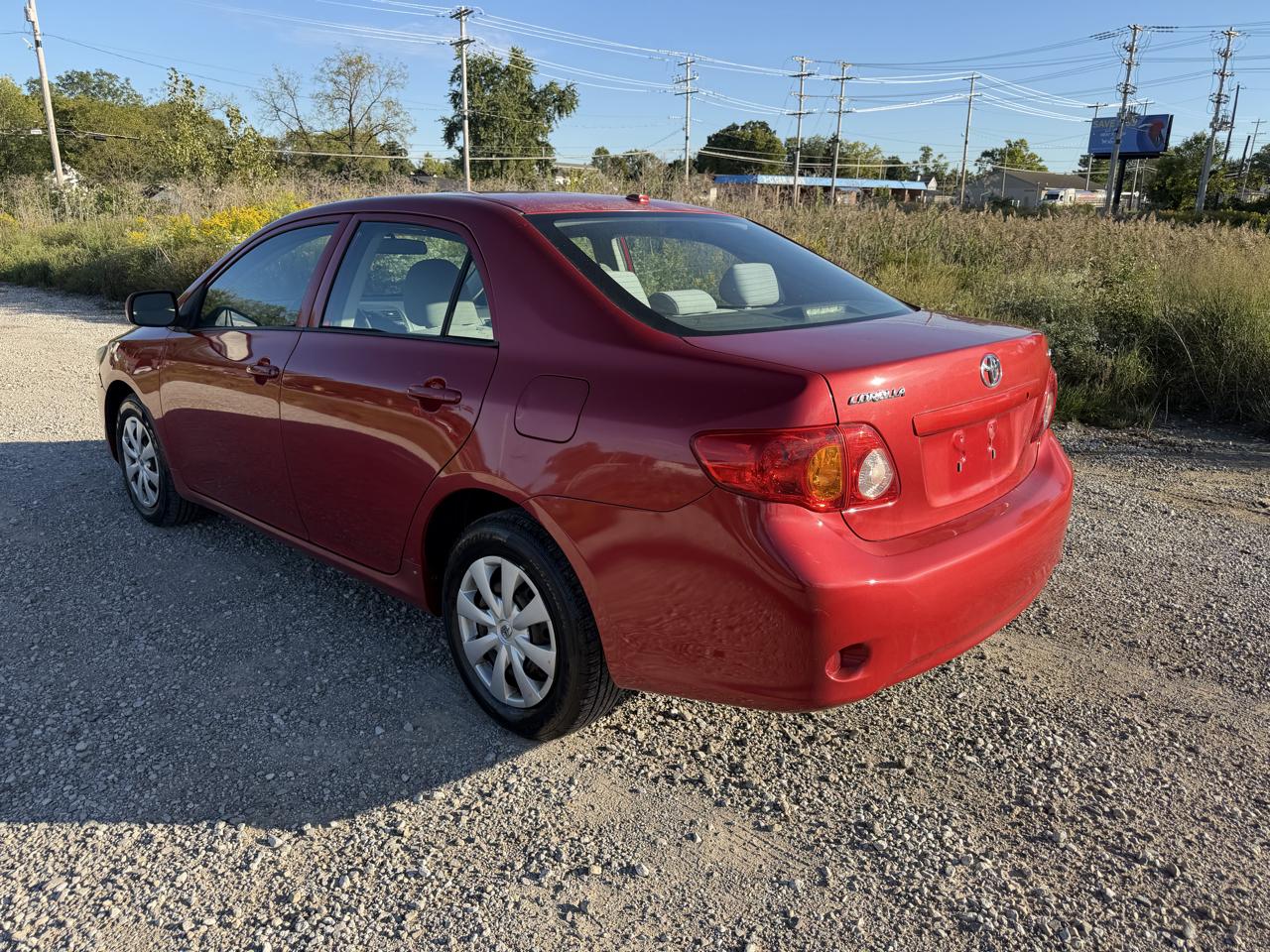 Toyota Corolla Base 5-Speed MT 2010