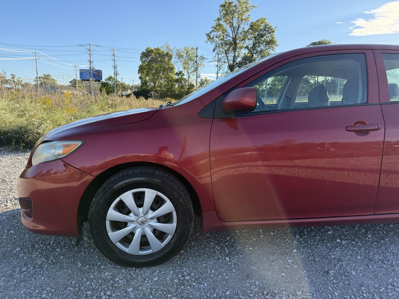 Toyota Corolla Base 5-Speed MT 2010