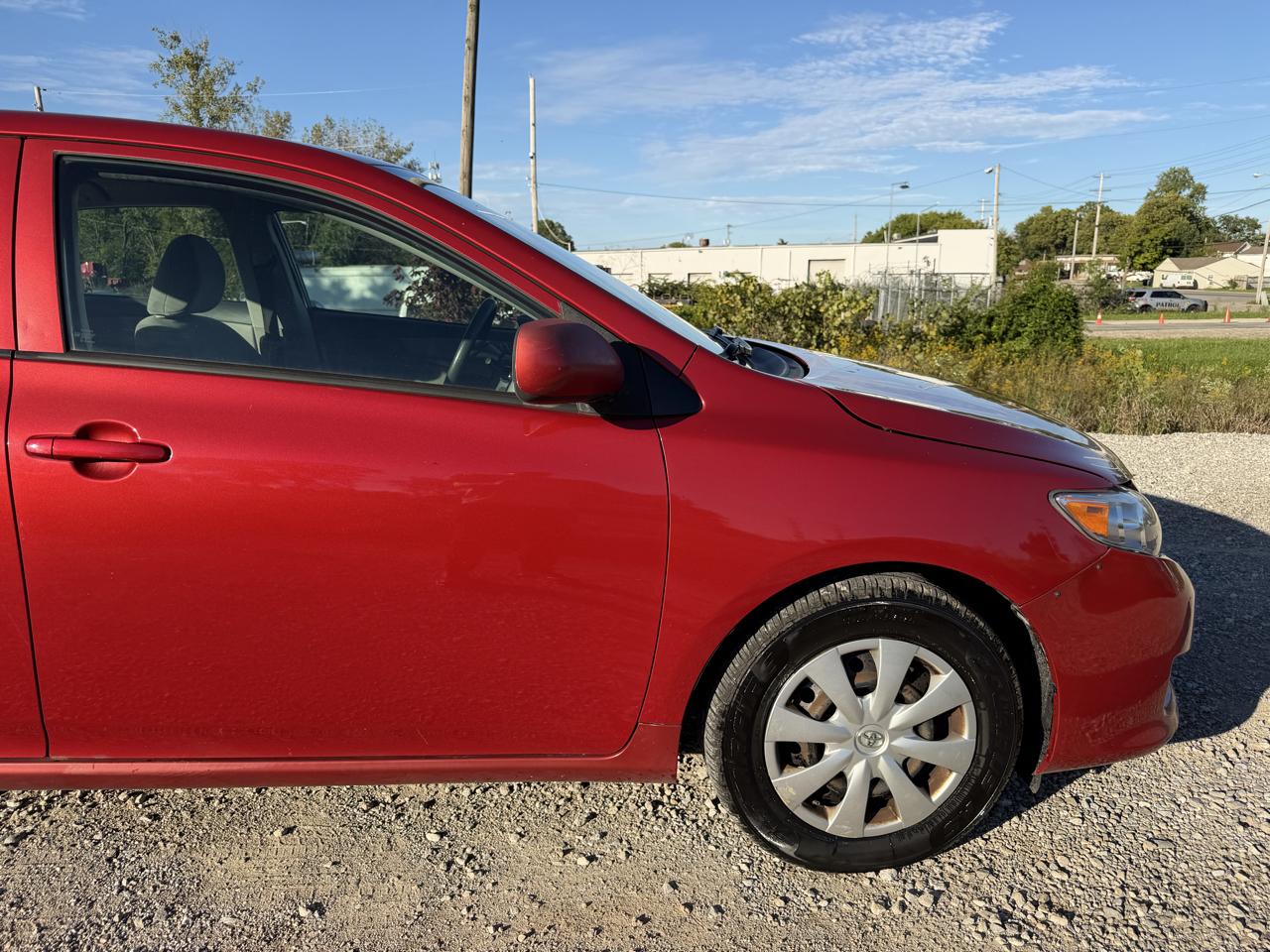 Toyota Corolla Base 5-Speed MT 2010