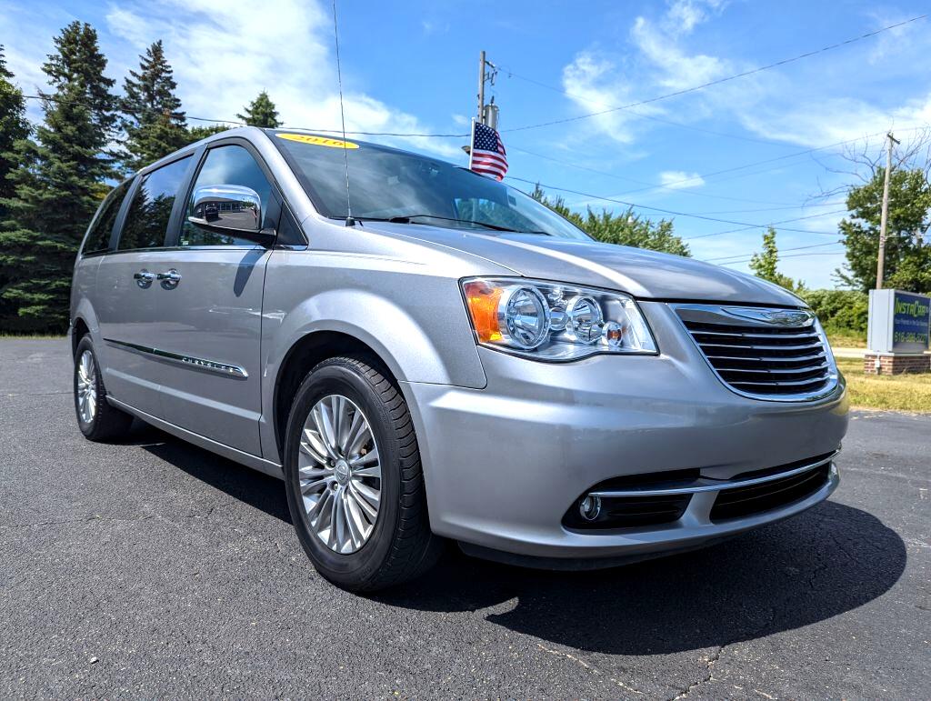 2016 Chrysler Town & Country TOURING L