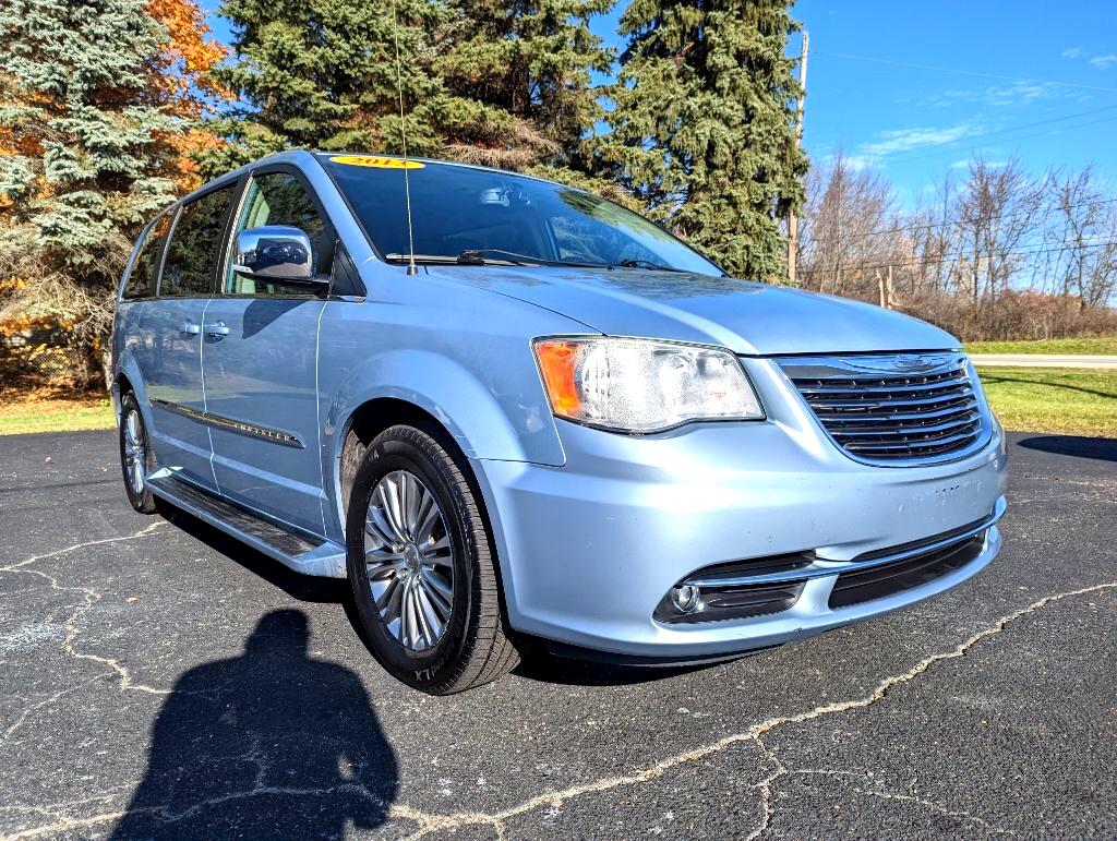 2013 Chrysler Town & Country TOURING L