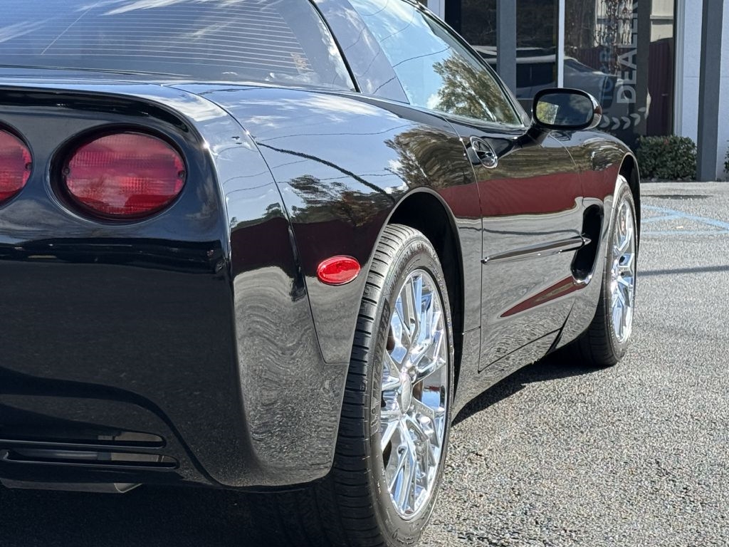 Chevrolet Corvette 2dr Cpe 2002