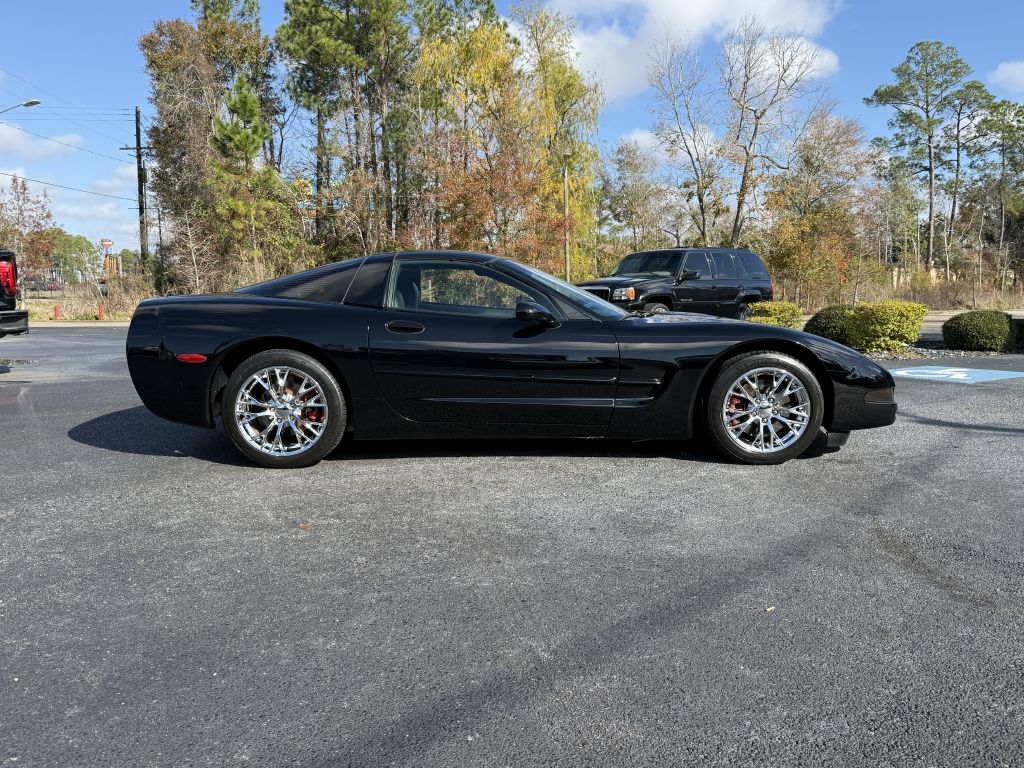 Chevrolet Corvette 2dr Cpe 2002