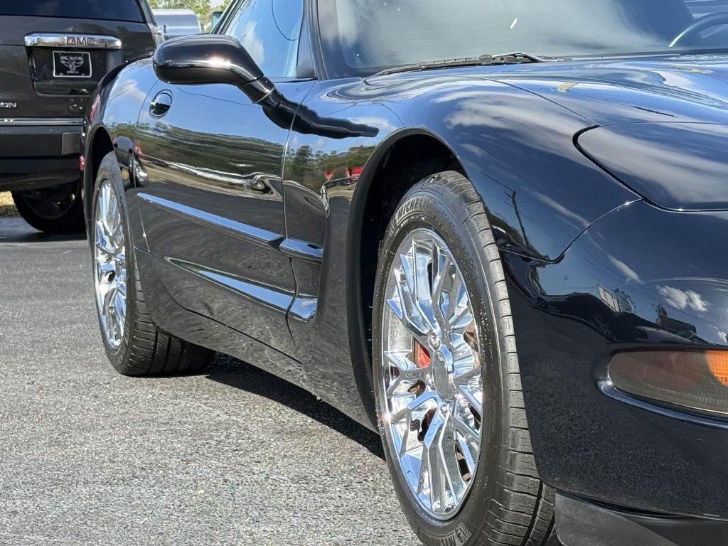 Chevrolet Corvette 2dr Cpe 2002