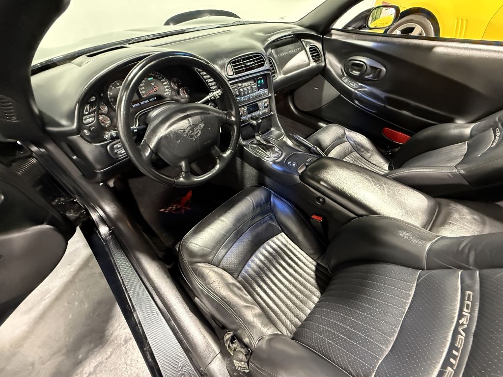 Chevrolet Corvette 2dr Cpe 2002