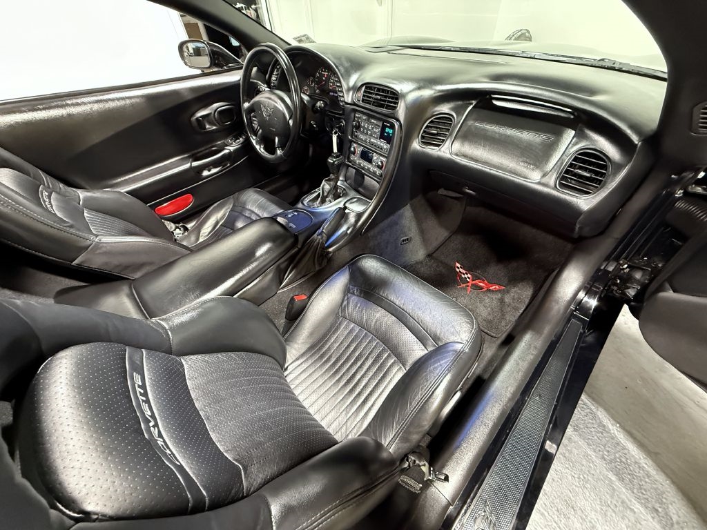 Chevrolet Corvette 2dr Cpe 2002