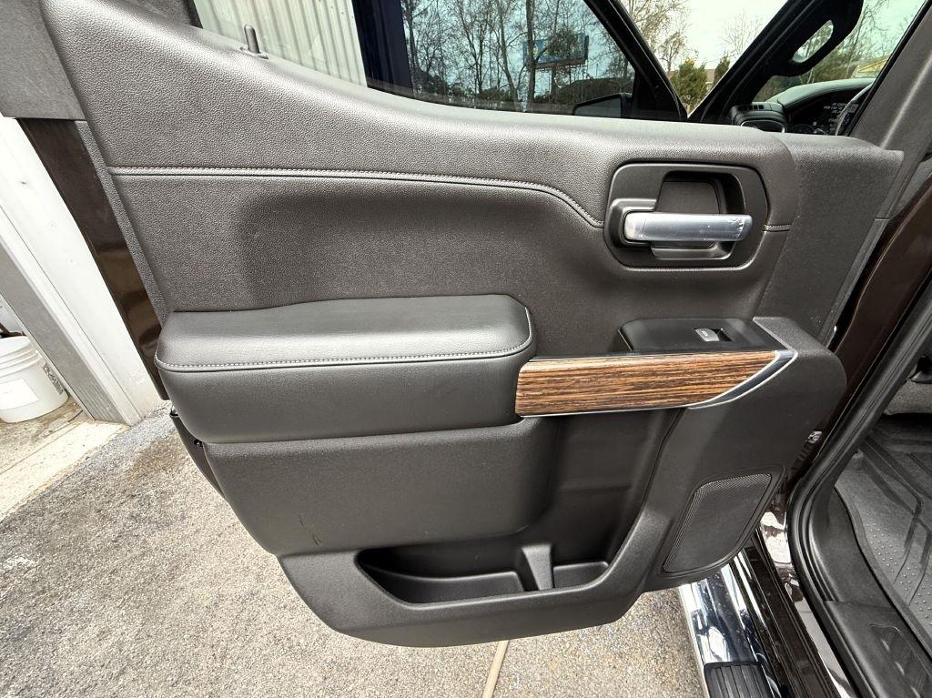 Chevrolet Silverado 1500 2WD Crew Cab 147" High Country 2019