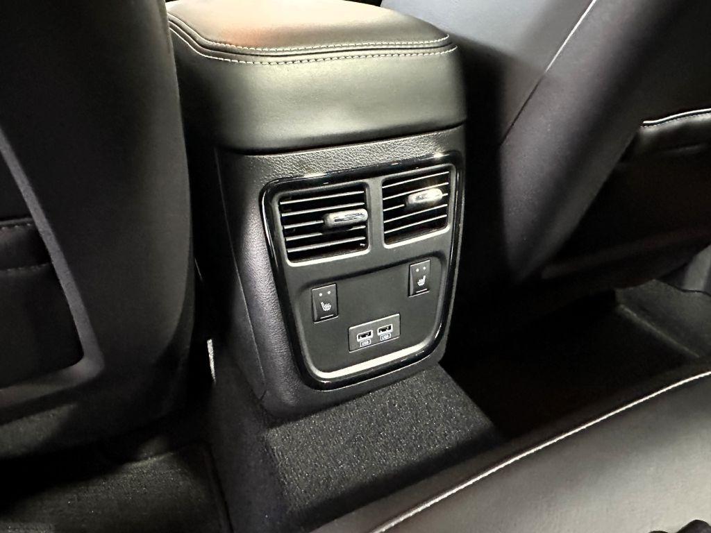 Chrysler 300 300C RWD 2023