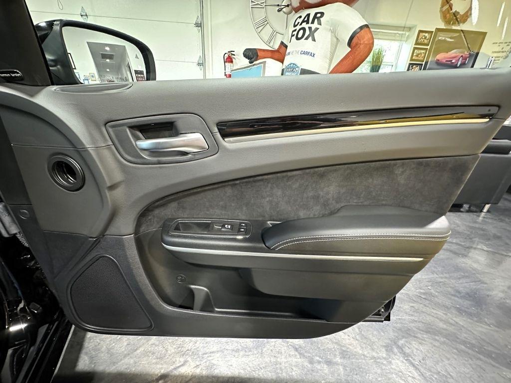 Chrysler 300 300C RWD 2023