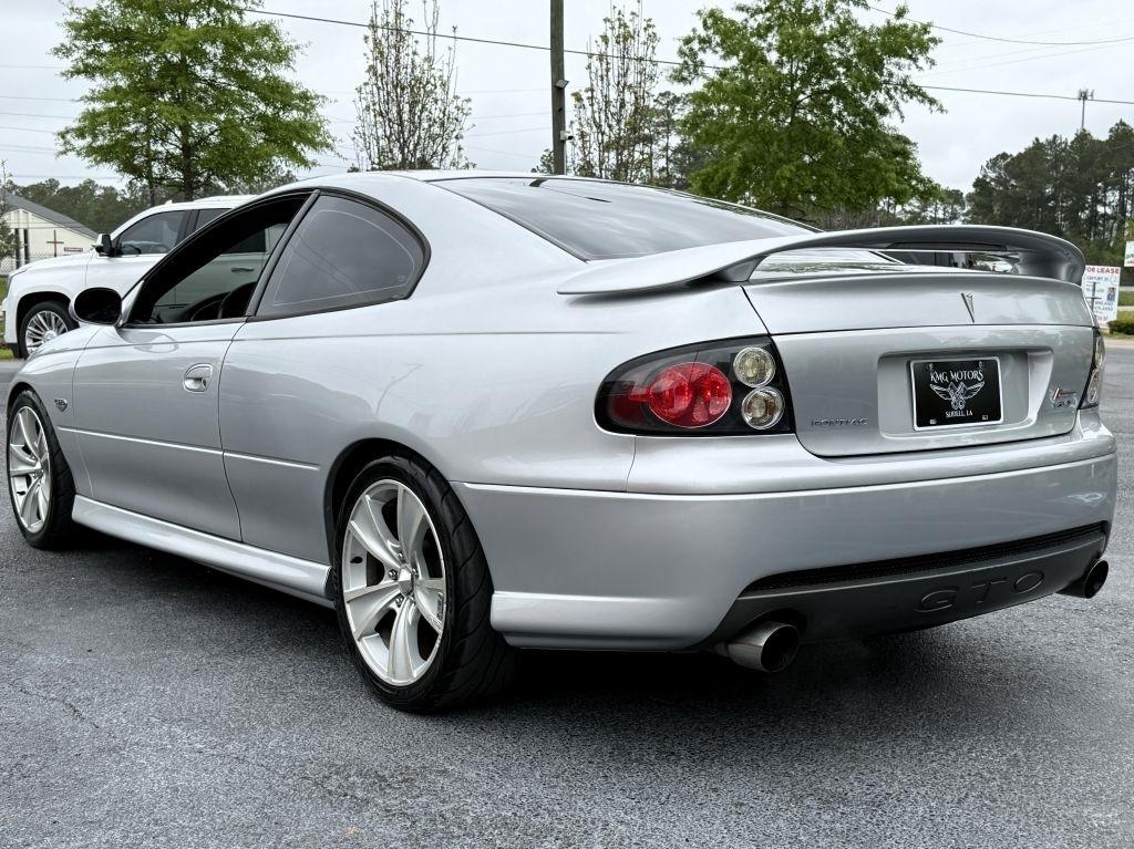 Pontiac GTO 2dr Cpe 2006