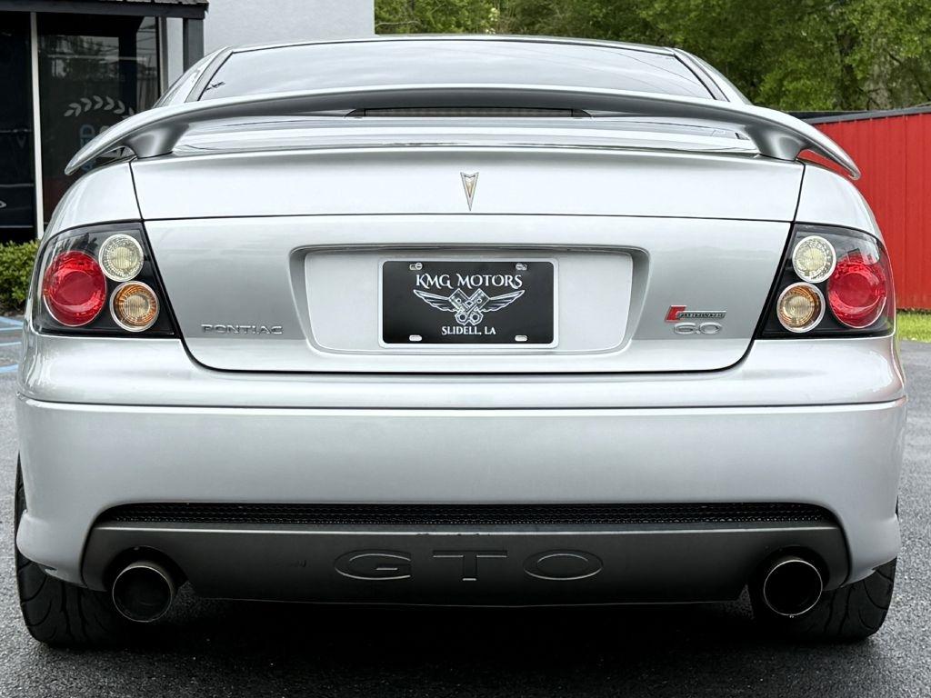 Pontiac GTO 2dr Cpe 2006