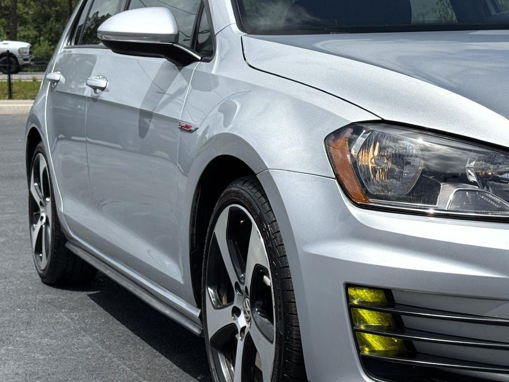 Volkswagen Golf GTI S 6A 4-Door 2017