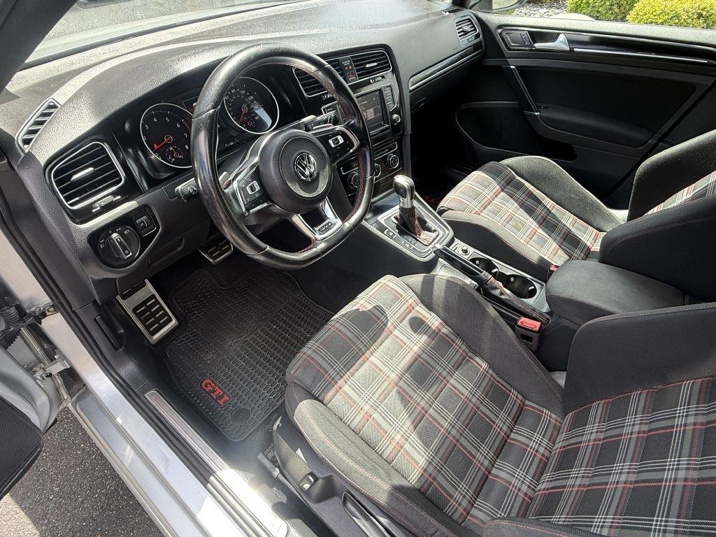 Volkswagen Golf GTI S 6A 4-Door 2017