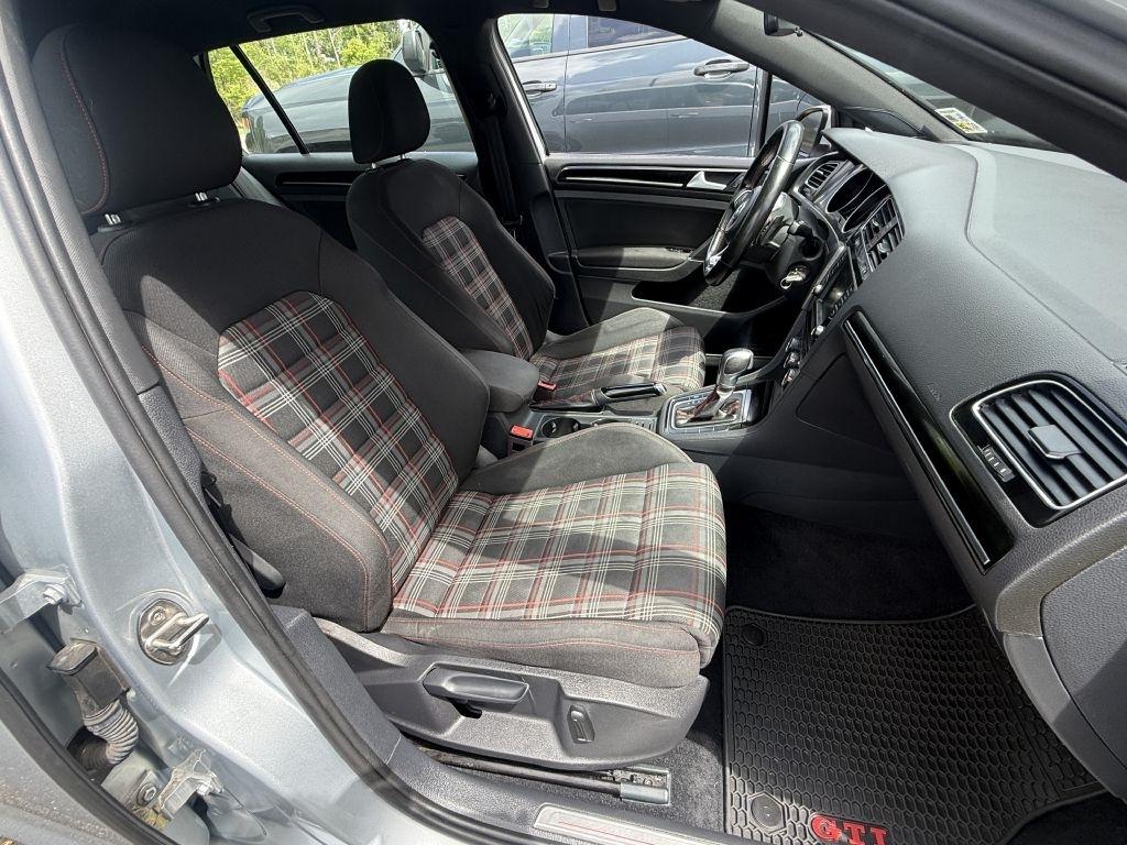 Volkswagen Golf GTI S 6A 4-Door 2017