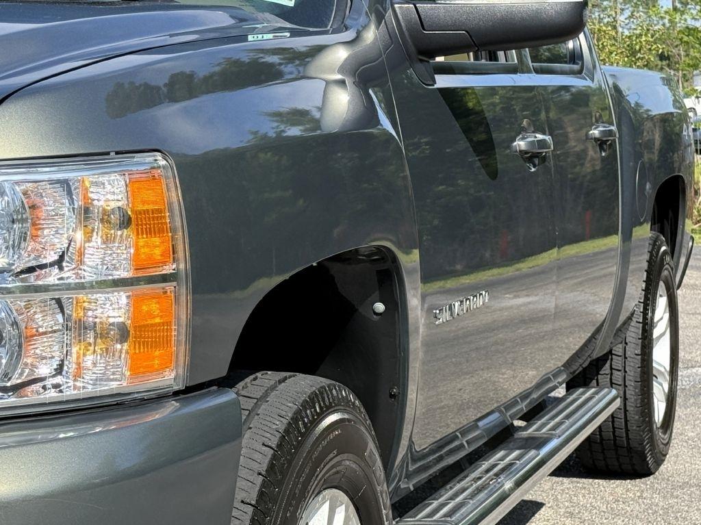 Chevrolet Silverado 1500 LTZ Crew Cab 4WD 2011