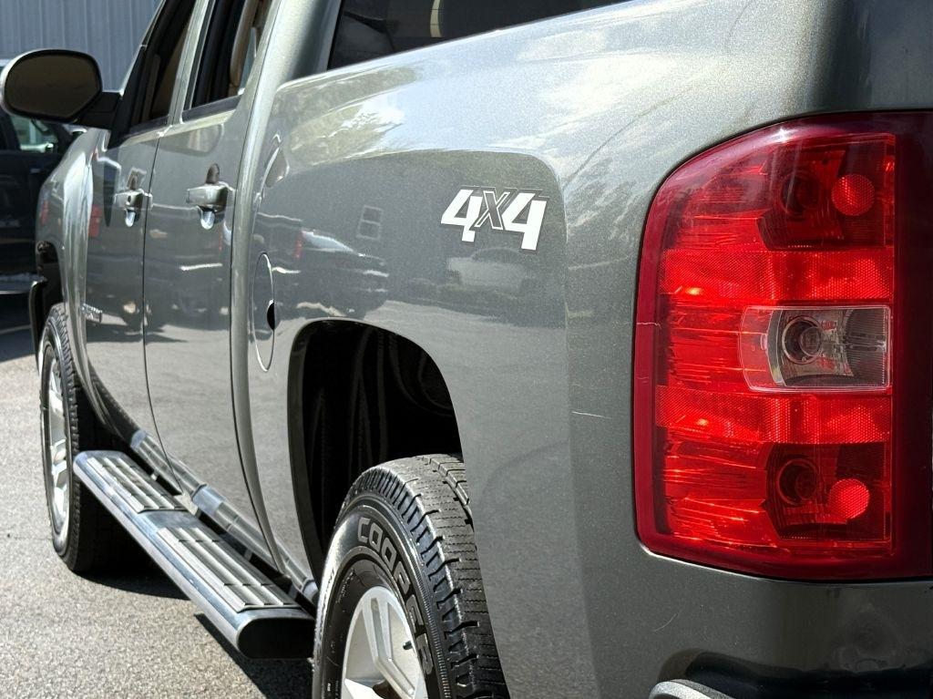 Chevrolet Silverado 1500 LTZ Crew Cab 4WD 2011