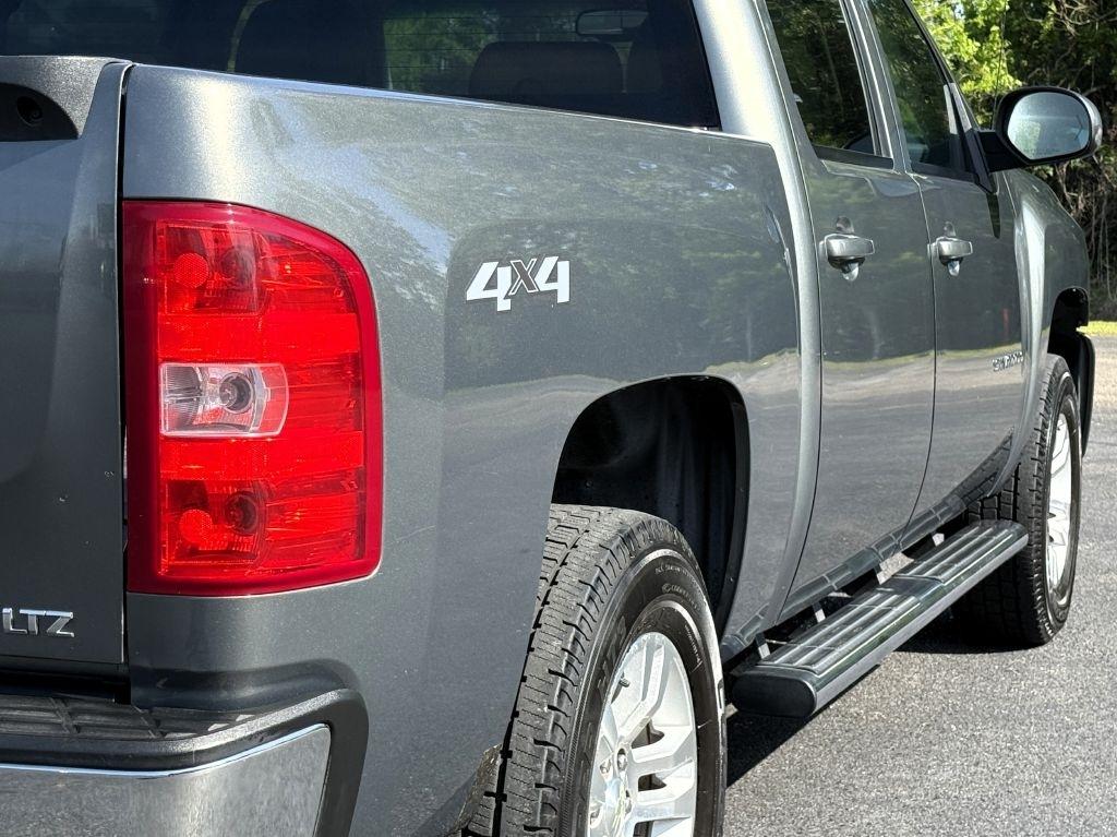 Chevrolet Silverado 1500 LTZ Crew Cab 4WD 2011