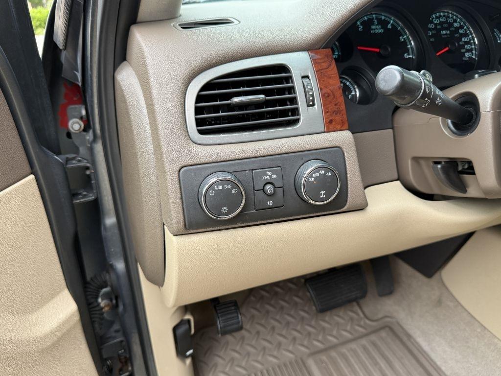 Chevrolet Silverado 1500 LTZ Crew Cab 4WD 2011