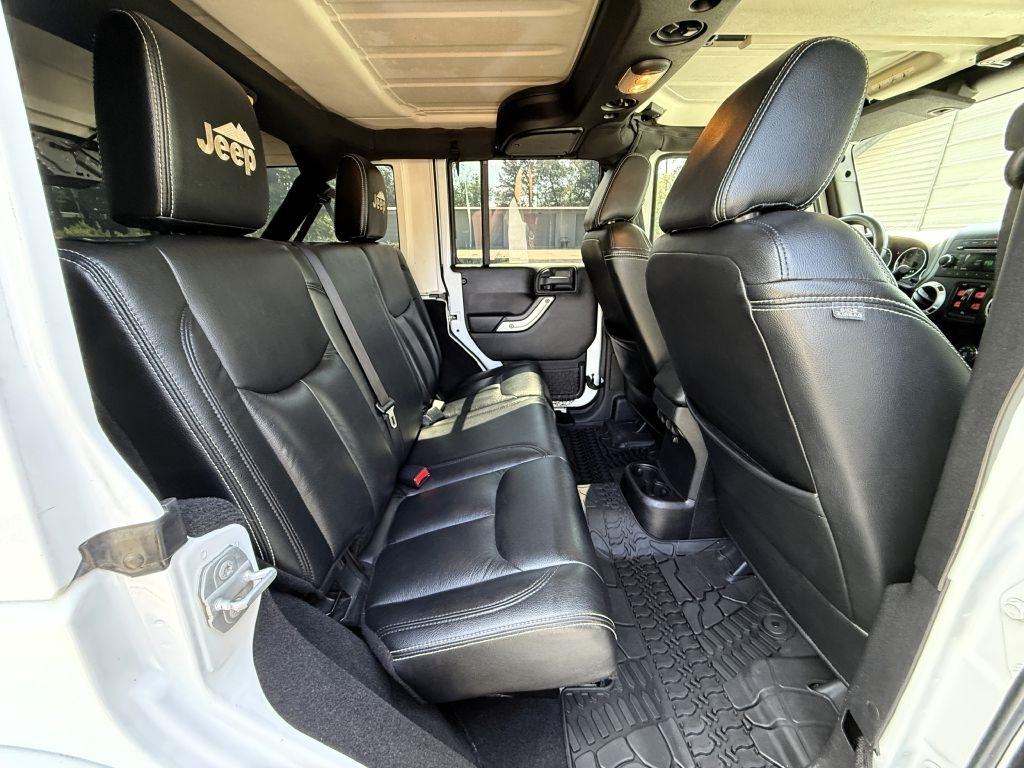 Jeep Wrangler Unlimited Sahara 4WD 2016