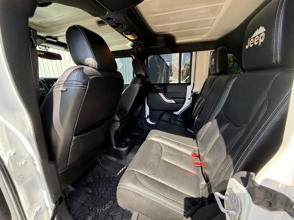 Jeep Wrangler Unlimited Sahara 4WD 2016