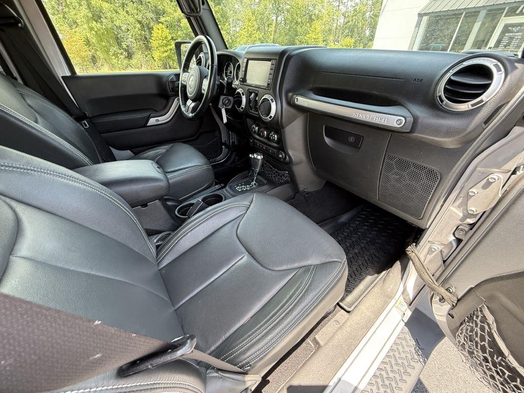 Jeep Wrangler Unlimited Sahara 4WD 2015