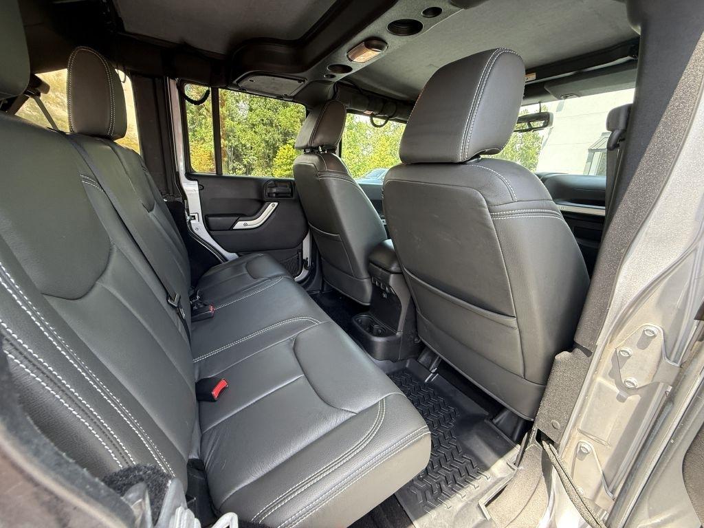 Jeep Wrangler Unlimited Sahara 4WD 2015