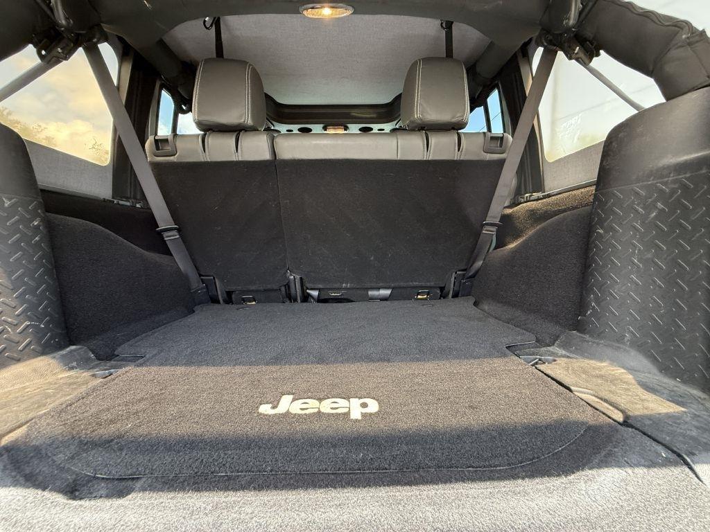 Jeep Wrangler Unlimited Sahara 4WD 2015