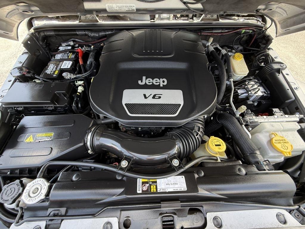 Jeep Wrangler Unlimited Sahara 4WD 2015