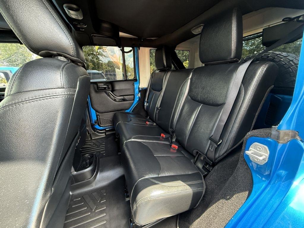 Jeep Wrangler Unlimited Sahara 4WD 2015