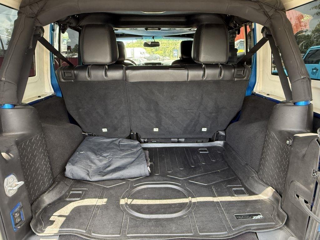 Jeep Wrangler Unlimited Sahara 4WD 2015