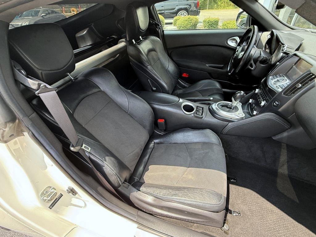 Nissan Z 370Z Coupe Touring 7AT 2016