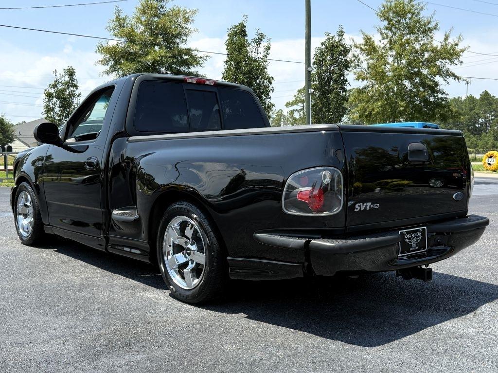 Ford F-150 SVT Lightning 2WD 2001