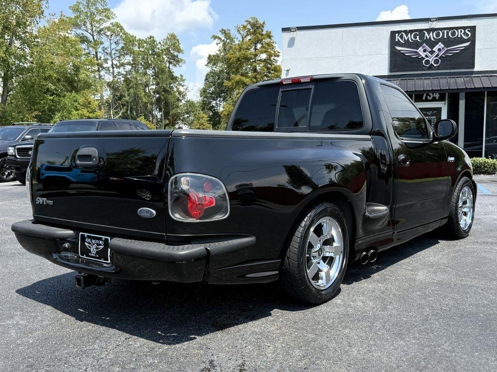 Ford F-150 SVT Lightning 2WD 2001
