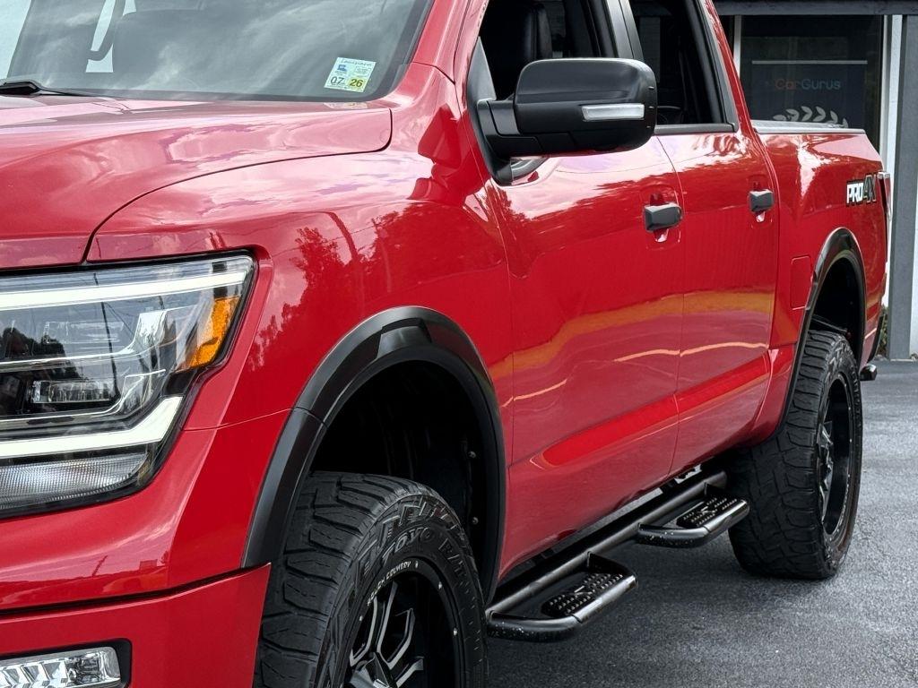 Nissan Titan SV Crew Cab 4WD 2021