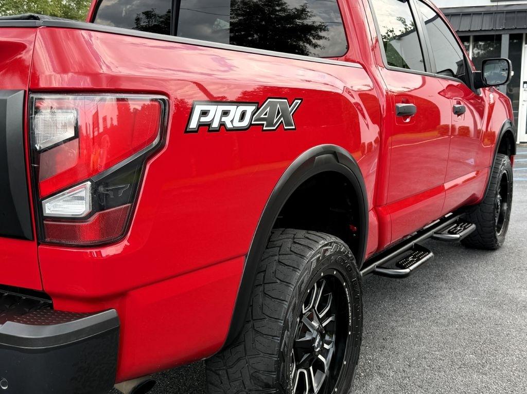 Nissan Titan SV Crew Cab 4WD 2021
