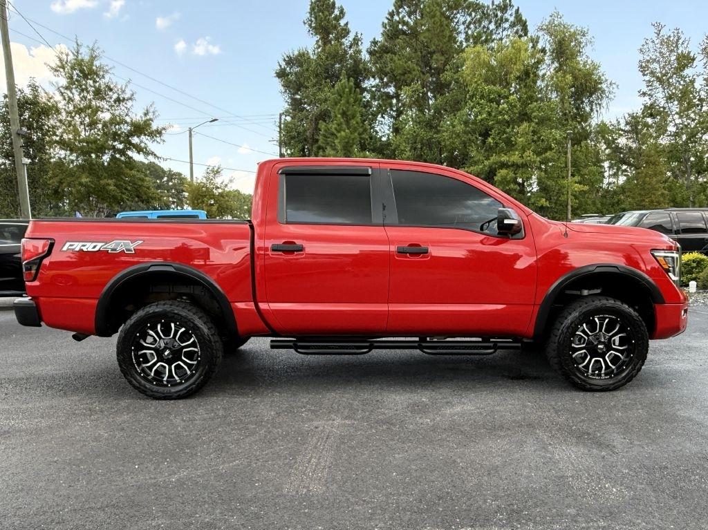 Nissan Titan SV Crew Cab 4WD 2021
