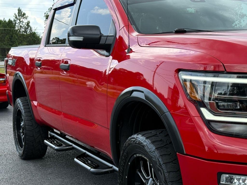 Nissan Titan SV Crew Cab 4WD 2021