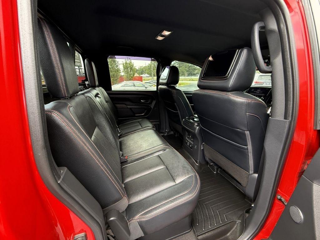 Nissan Titan SV Crew Cab 4WD 2021