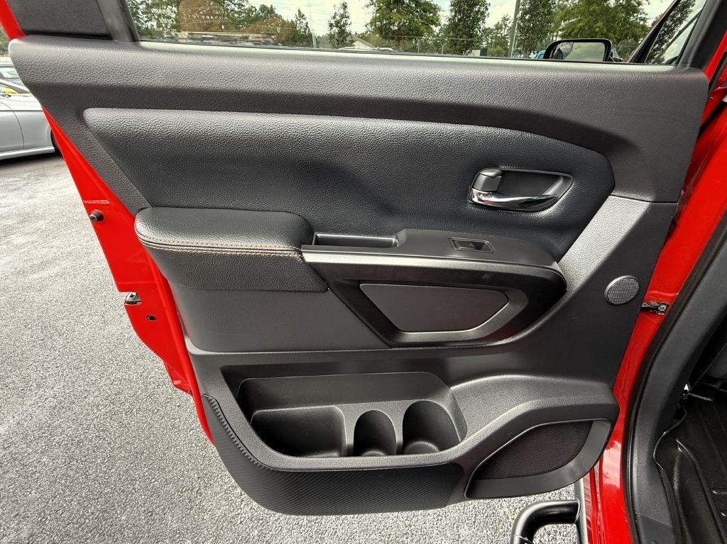 Nissan Titan SV Crew Cab 4WD 2021