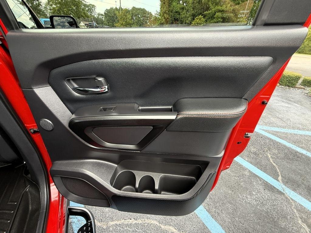 Nissan Titan SV Crew Cab 4WD 2021