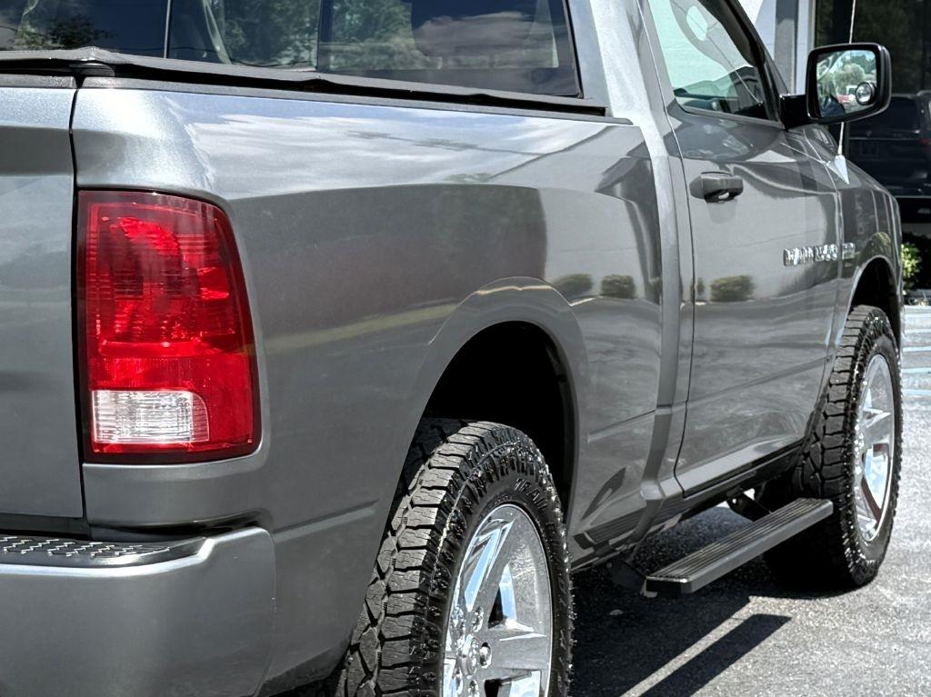 Dodge 1500 4WD Reg Cab 120.5" Express 2012