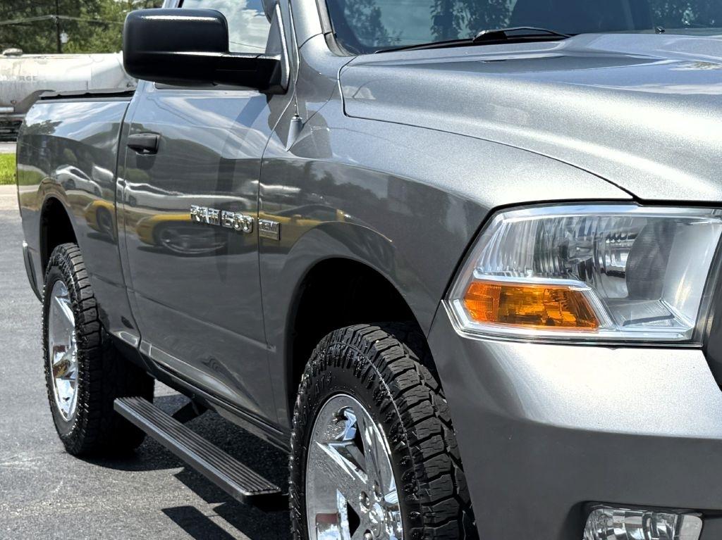 Dodge 1500 4WD Reg Cab 120.5" Express 2012