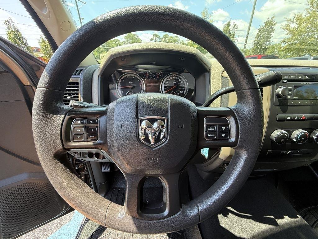 Dodge 1500 4WD Reg Cab 120.5" Express 2012