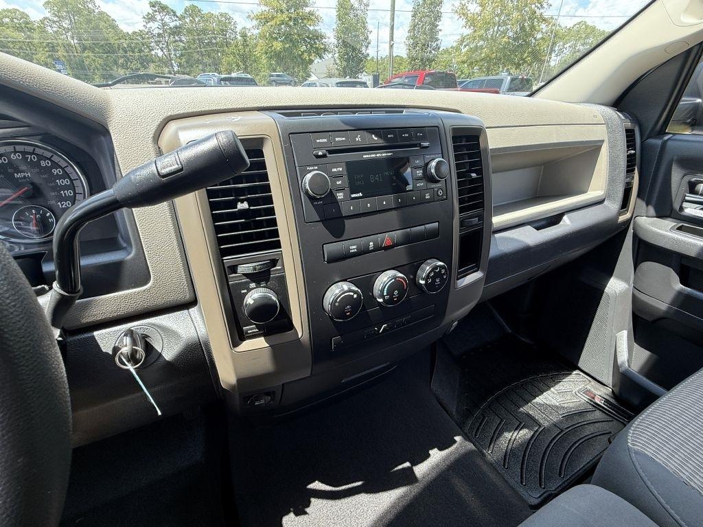 Dodge 1500 4WD Reg Cab 120.5" Express 2012