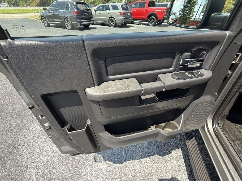 Dodge 1500 4WD Reg Cab 120.5" Express 2012
