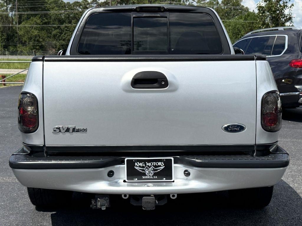 Ford F-150 SVT Lightning 2WD 2004