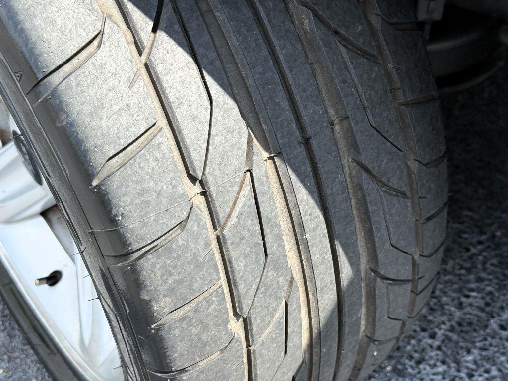Ford F-150 SVT Lightning 2WD 2004