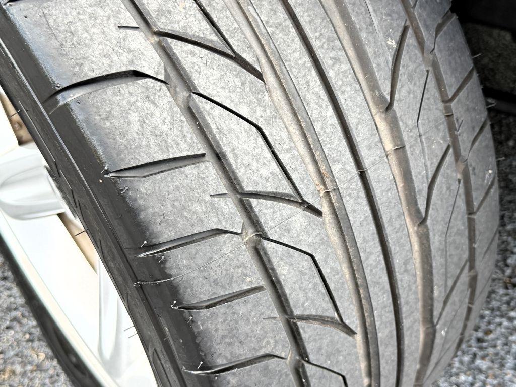 Ford F-150 SVT Lightning 2WD 2004