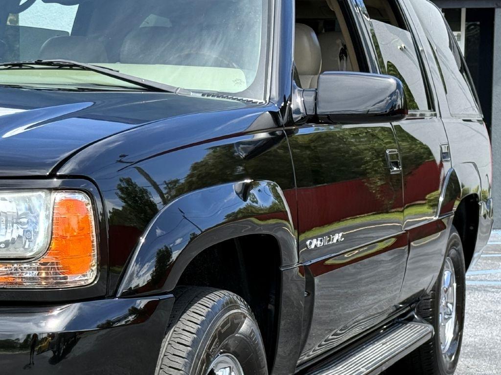 Cadillac Escalade 4WD 2000